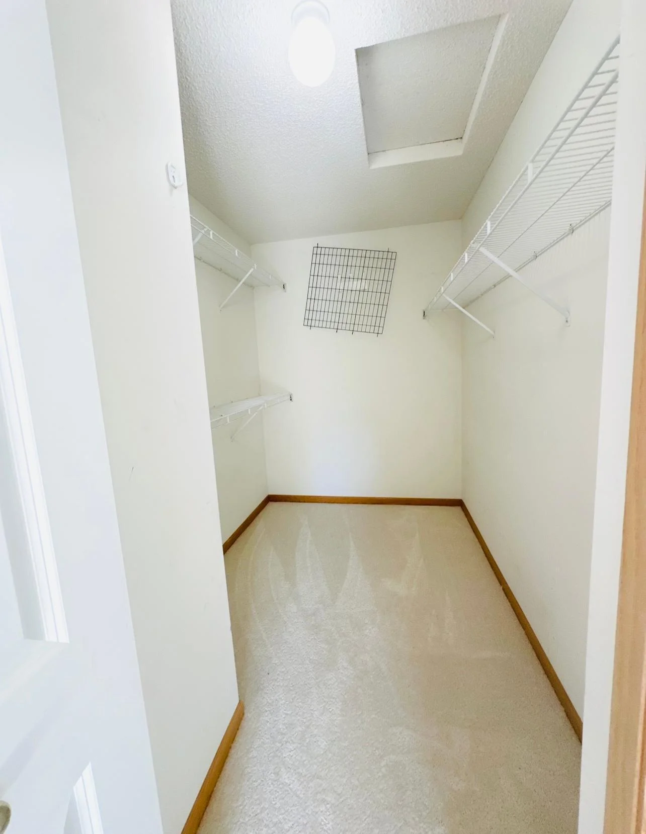 MASTER WALK IN CLOSET