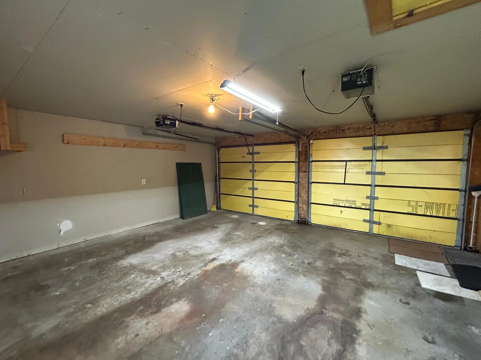 Attached Garage