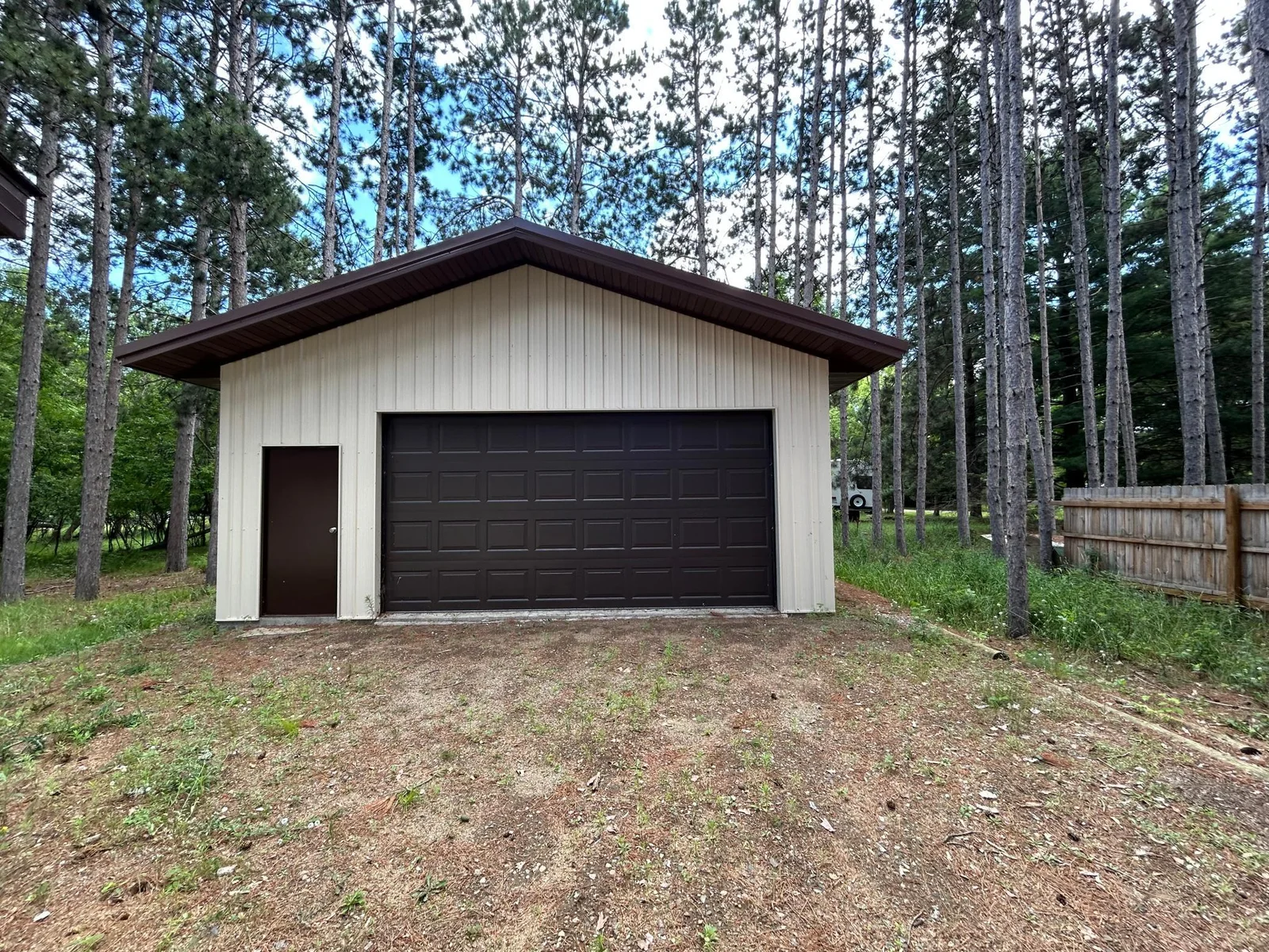 Detached garage