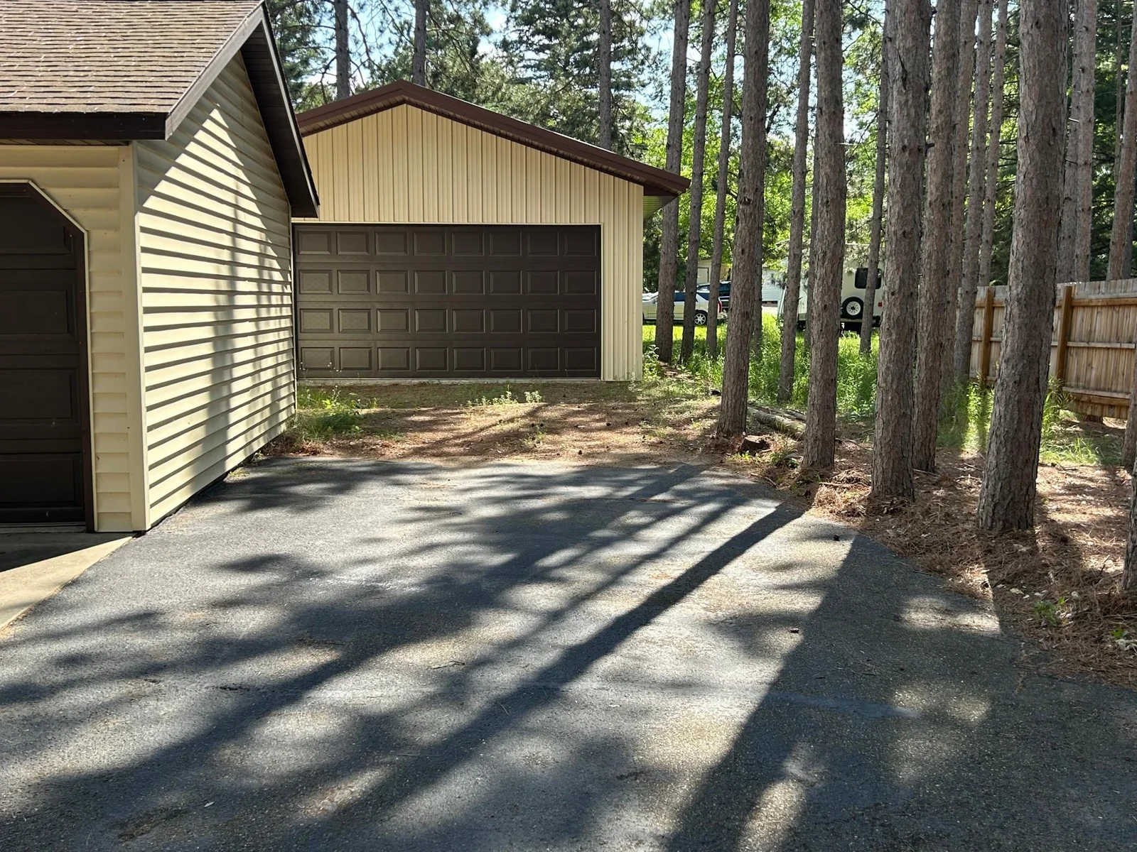 Detached garage
