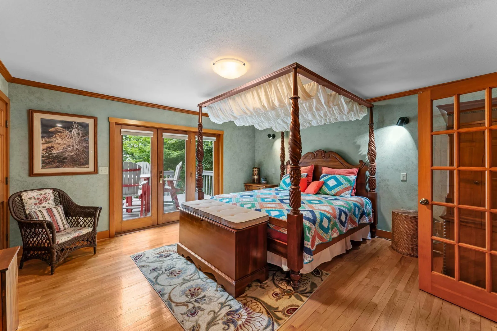 Primary bedroom suite