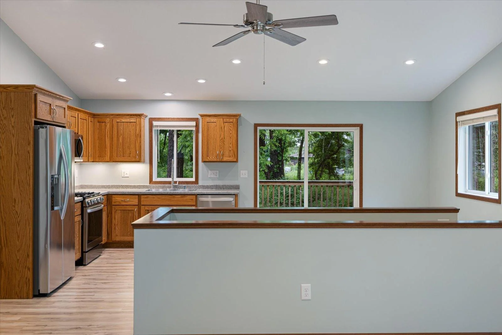 Another view of the kitchen.