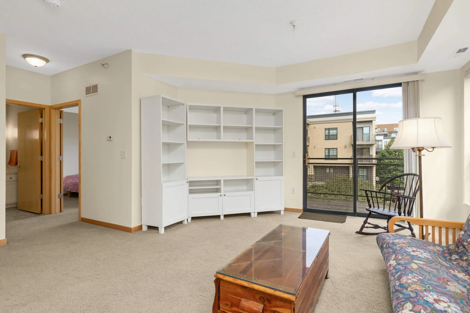 White bookcases/shelving stay with unit