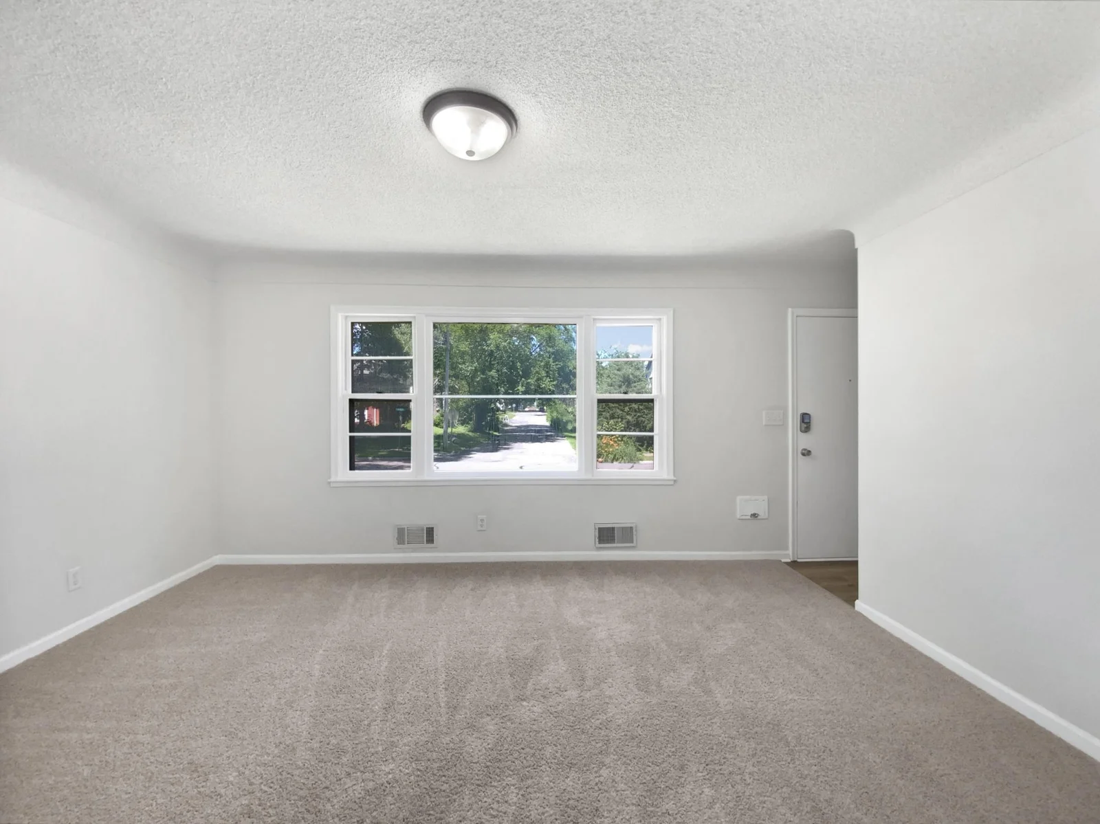 listing_2.jpg
