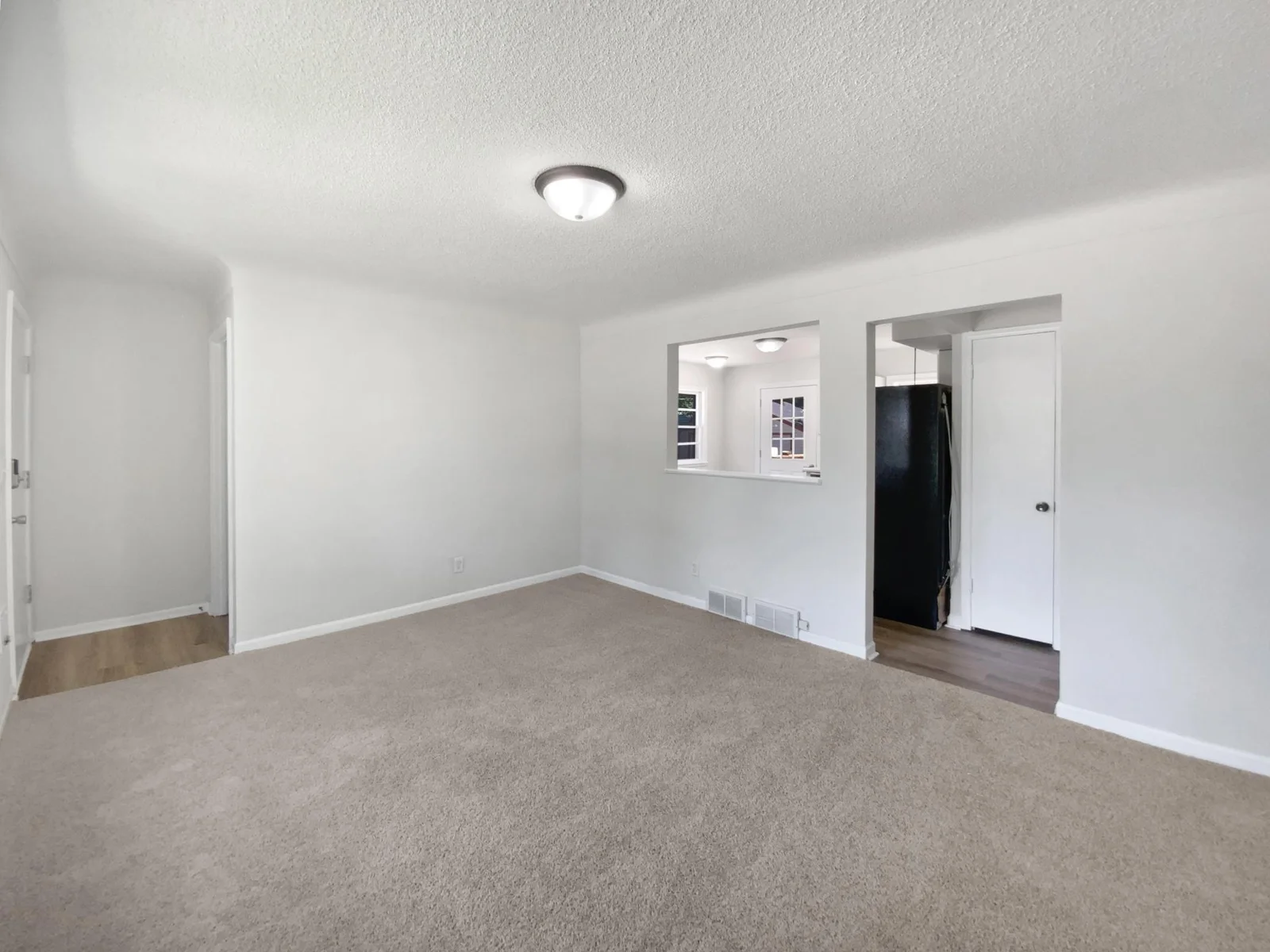 listing_13.jpg