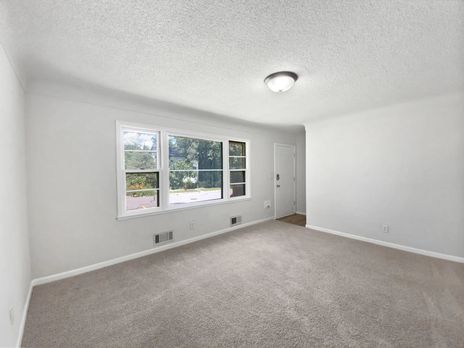 listing_12.jpg