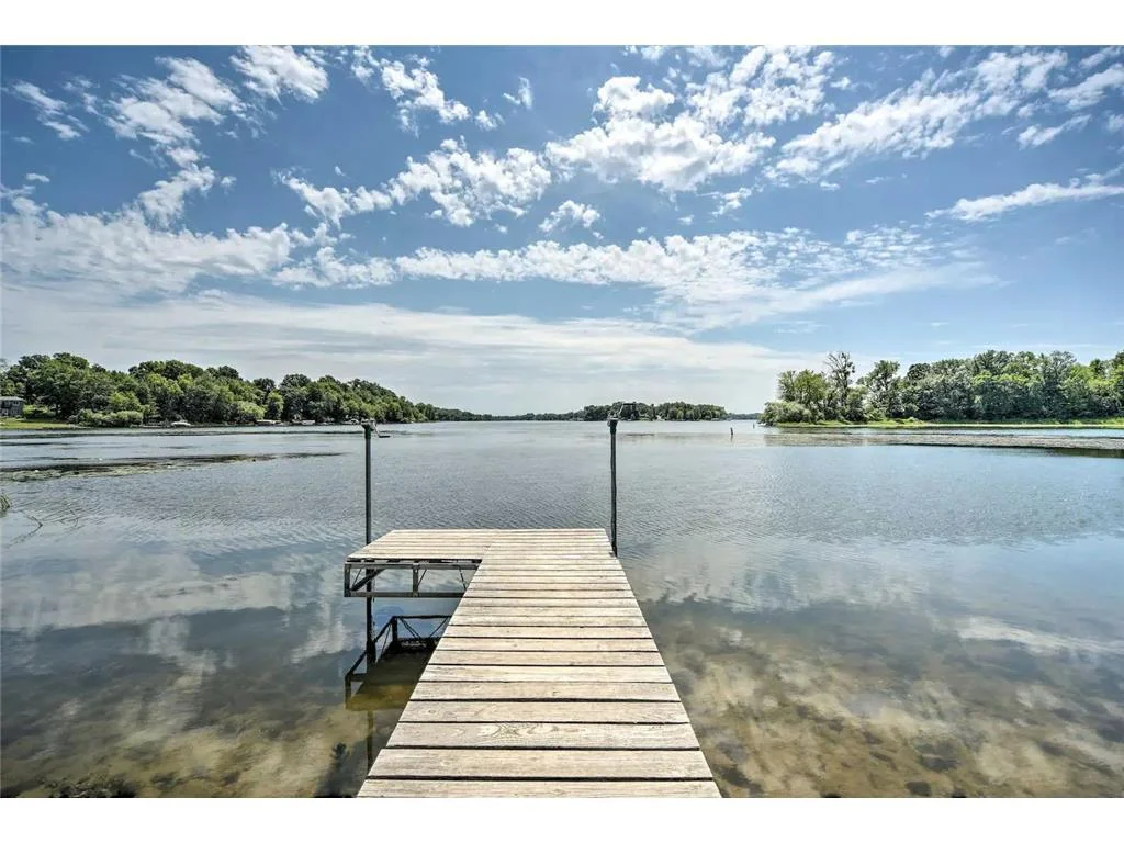 Photo 1 of 520 Park Island