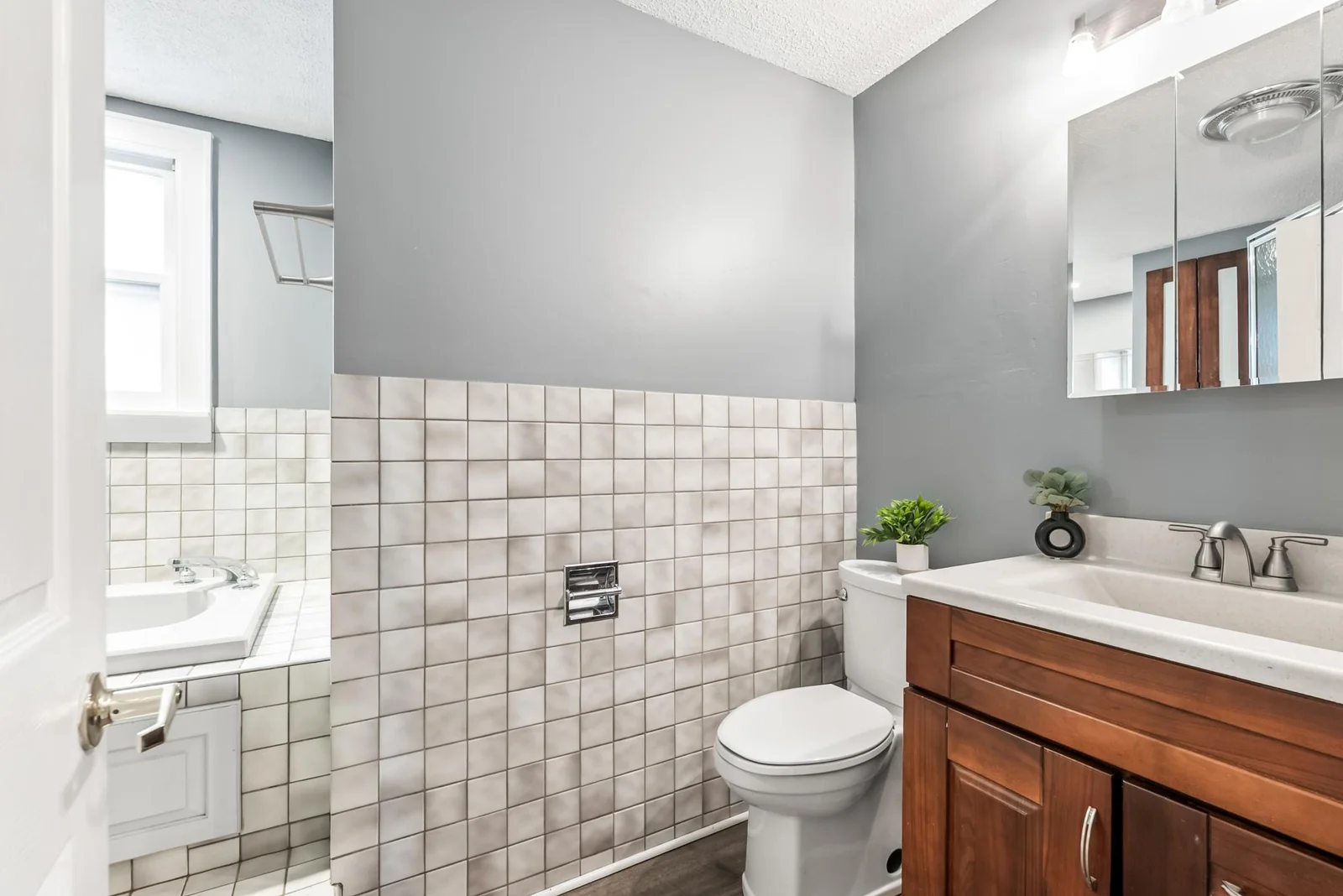 Upper Bathroom