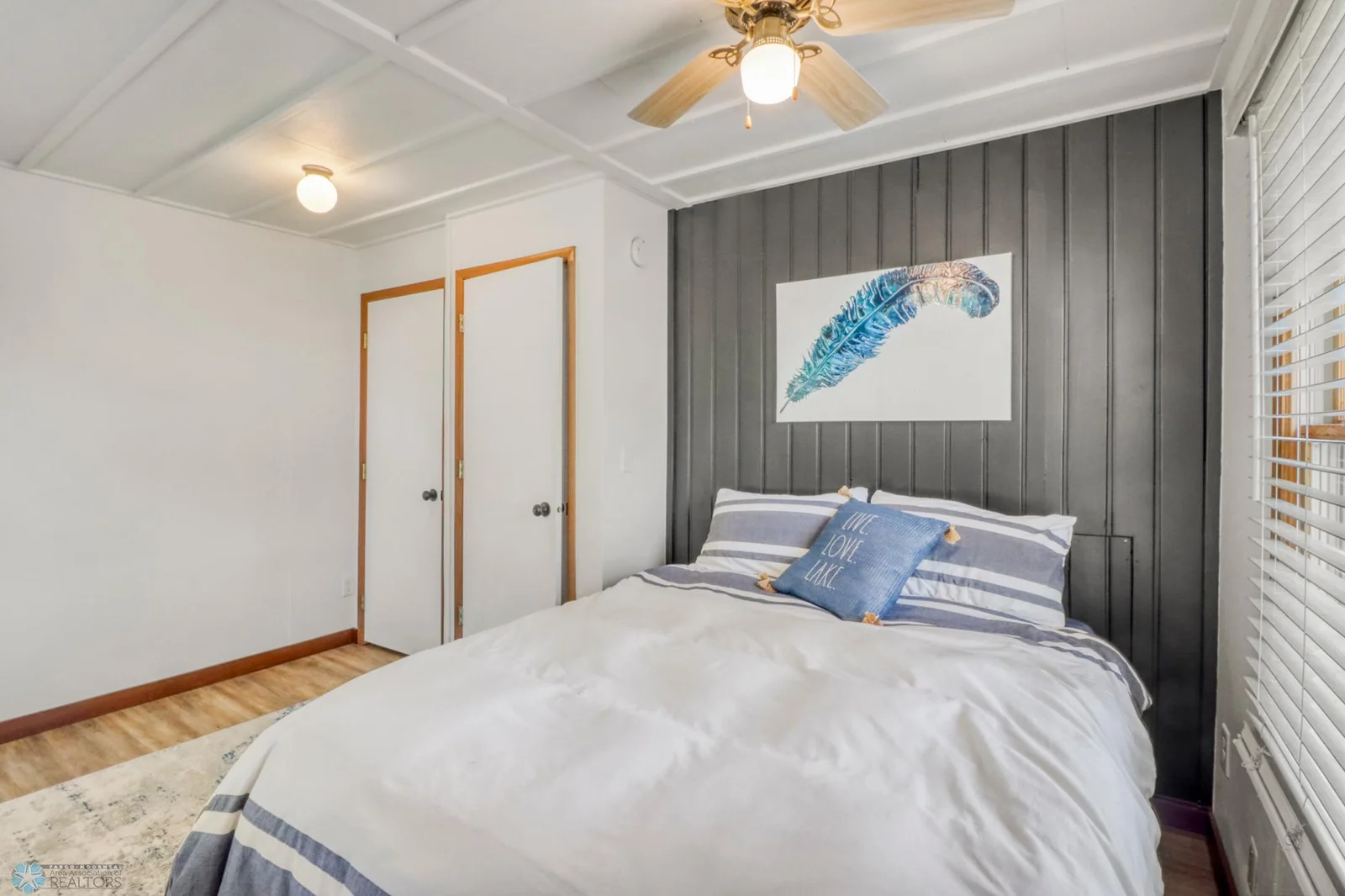 18Bedroom1_2.JPG