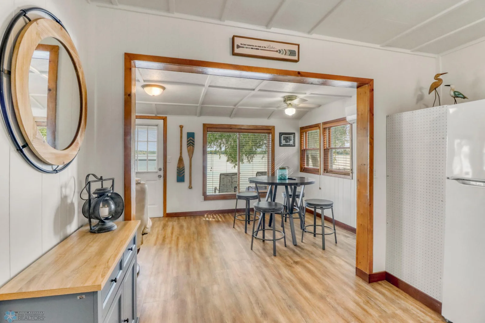 6Kitchen1_3.JPG