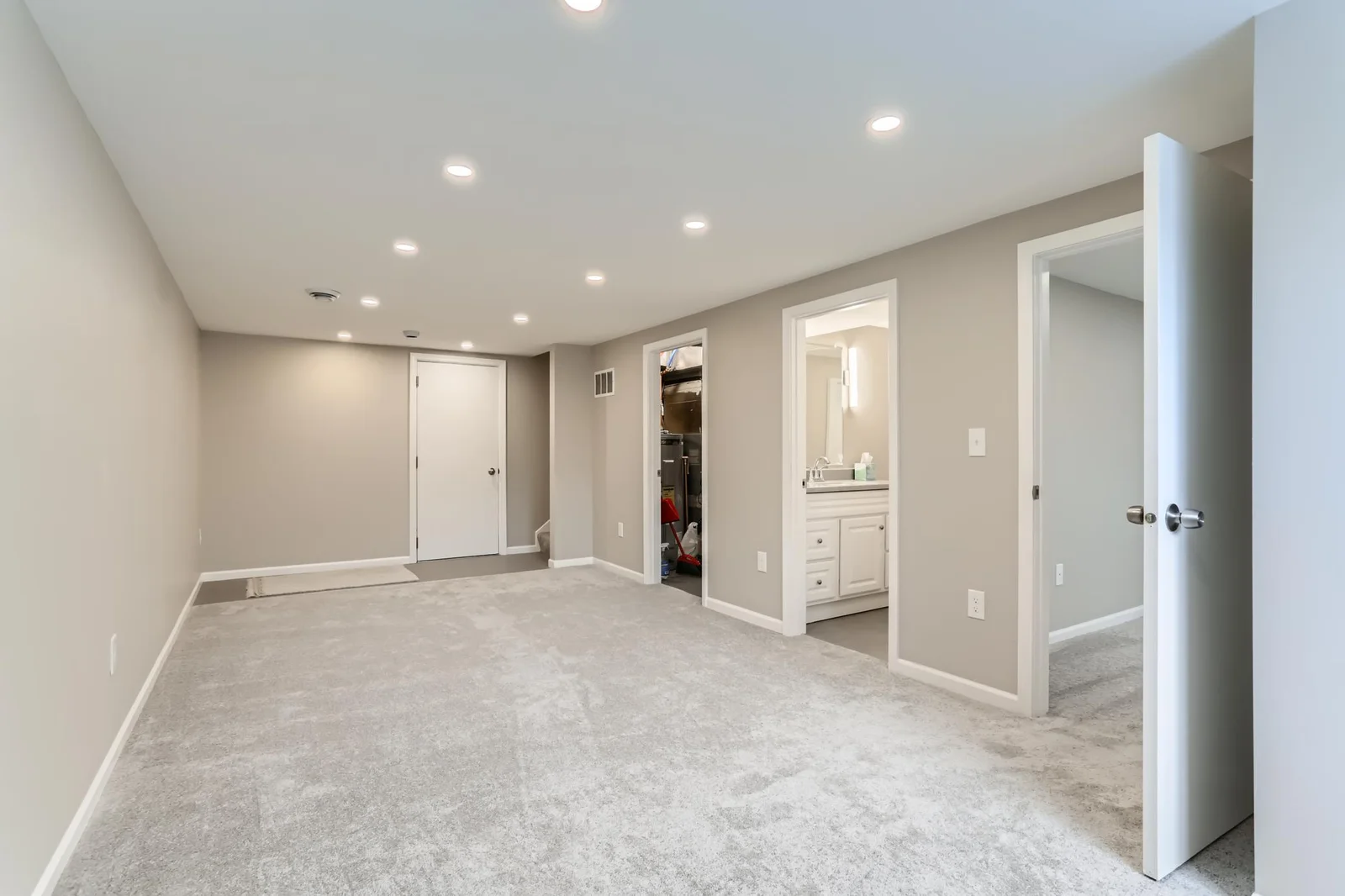 2740 County Rd E - Web Quality - 023 - 23 Lower Level Family Room.jpg