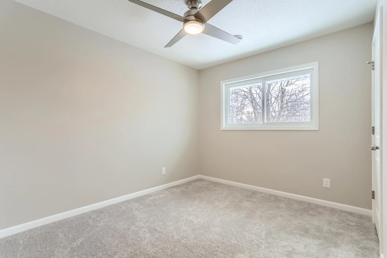2740 County Rd E - Web Quality - 019 - 18 Bedroom.jpg