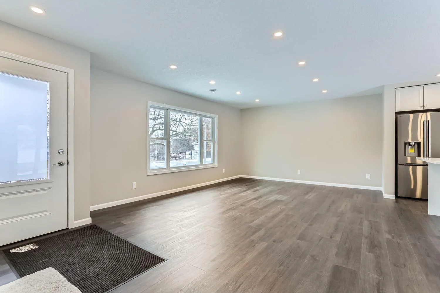 2740 County Rd E - Web Quality - 007 - 04 Living Room.jpg