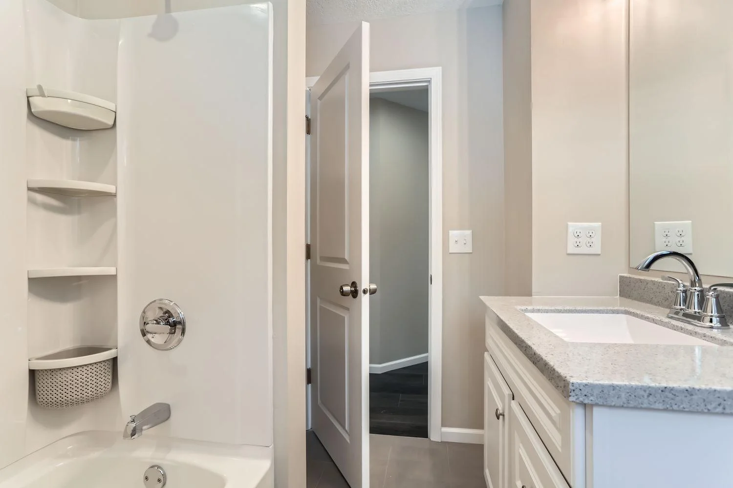 2740 County Rd E - Web Quality - 018 - 17 Primary Bathroom.jpg