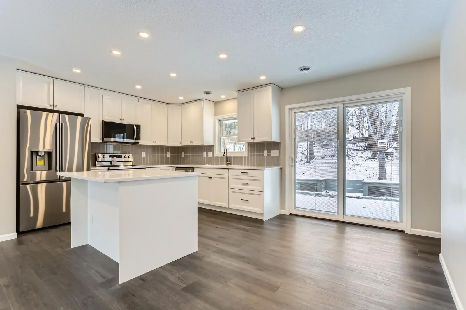 2740 County Rd E - Web Quality - 010 - 08 Dining Room.jpg