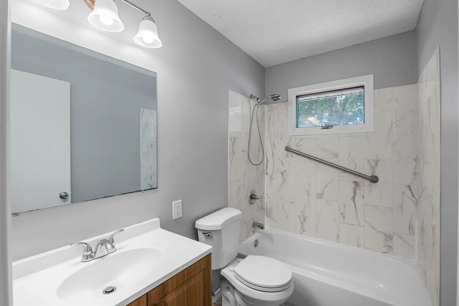 27-web-or-mls-4801 Louisiana Ave N-75.jpg