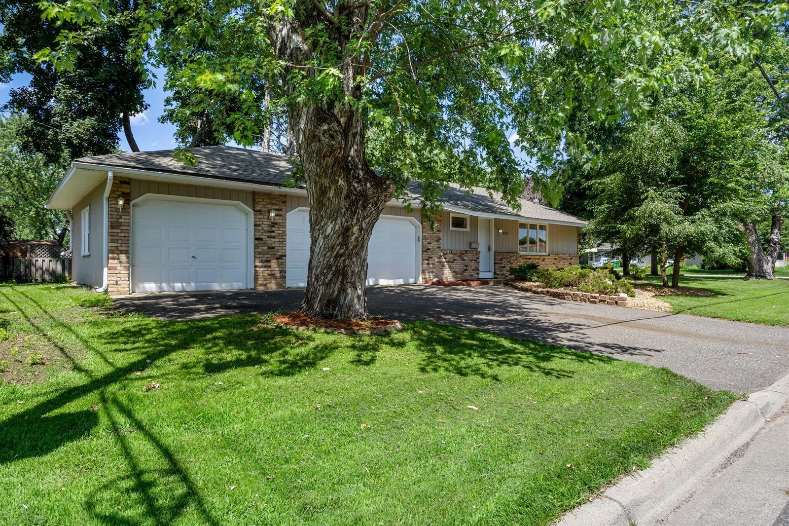 8-web-or-mls-4801 Louisiana Ave N-9.jpg