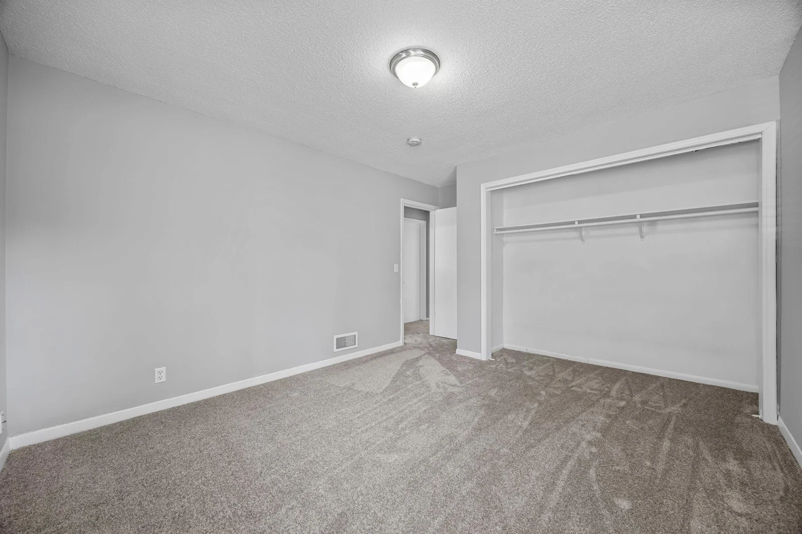 28-web-or-mls-4801 Louisiana Ave N-78.jpg