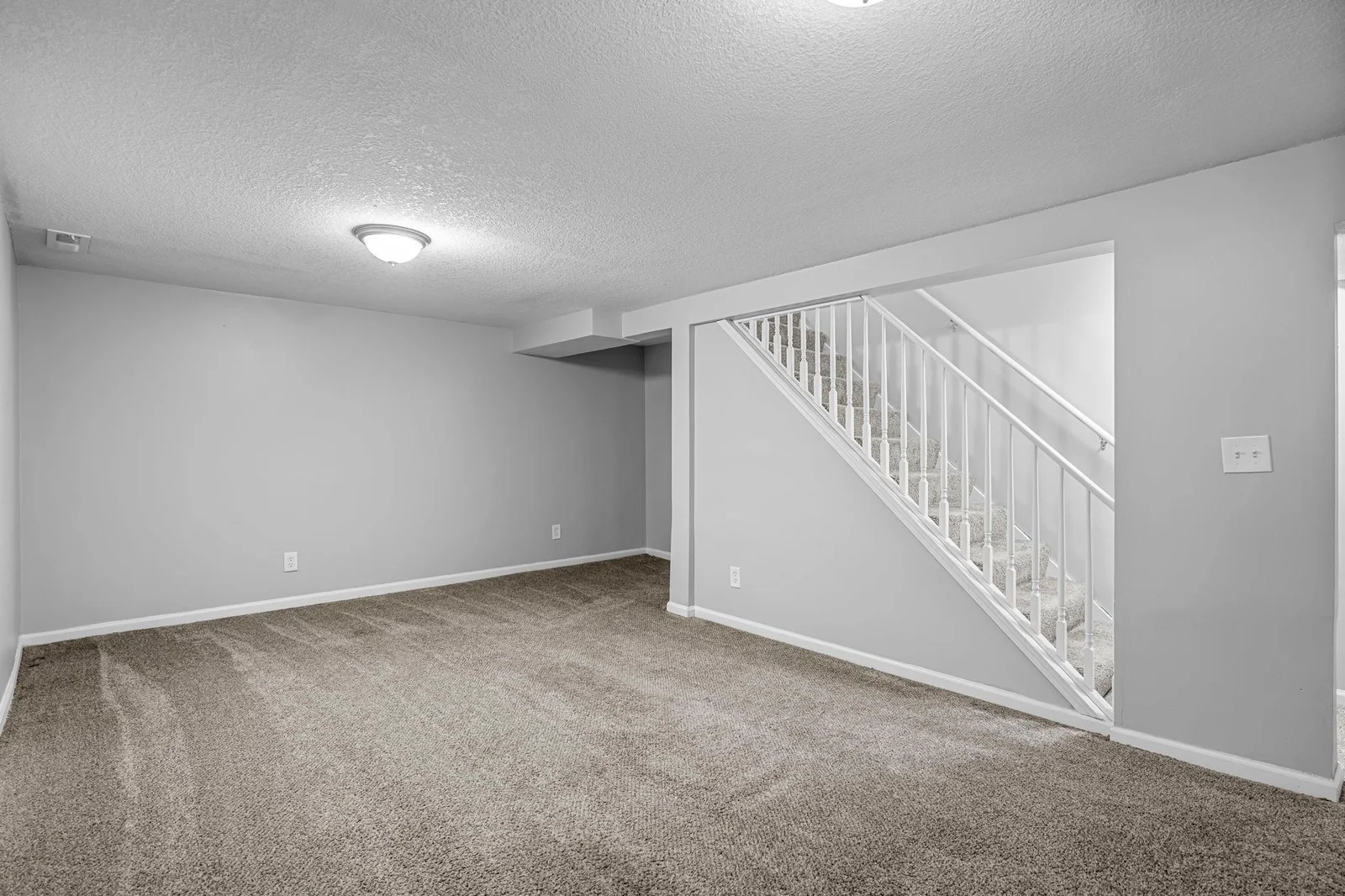 34-web-or-mls-4801 Louisiana Ave N-96.jpg