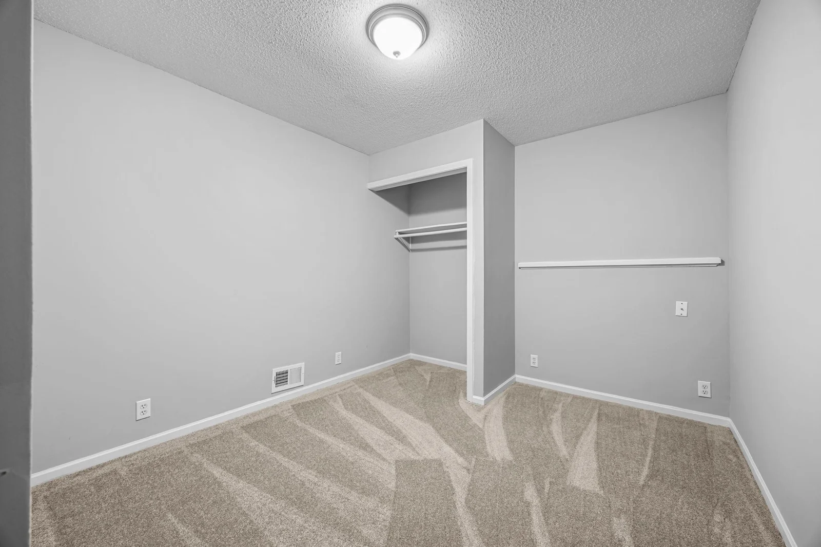 31-web-or-mls-4801 Louisiana Ave N-87.jpg
