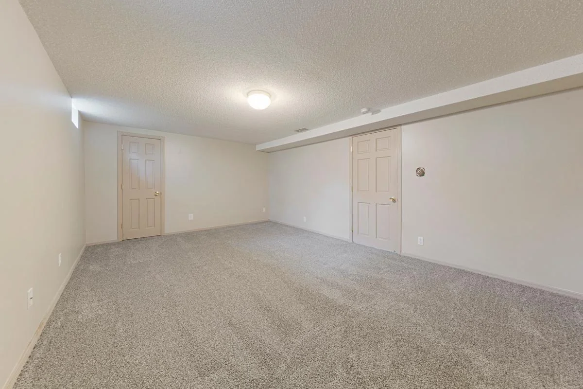 30 Family room_lower.jpg