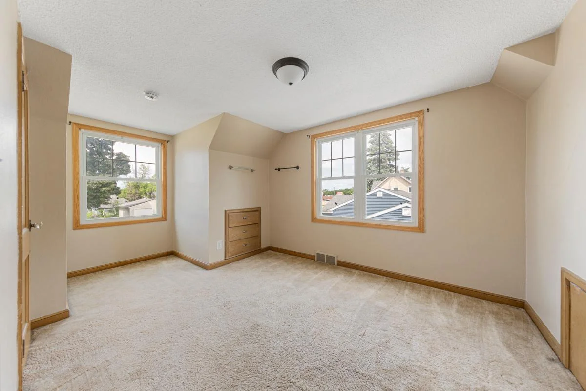 24 Main bedroom.jpg