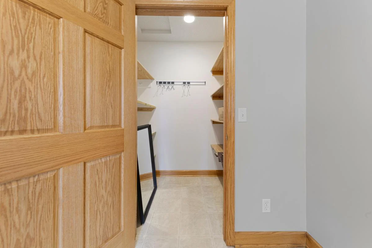 20 Pantry_storage.jpg