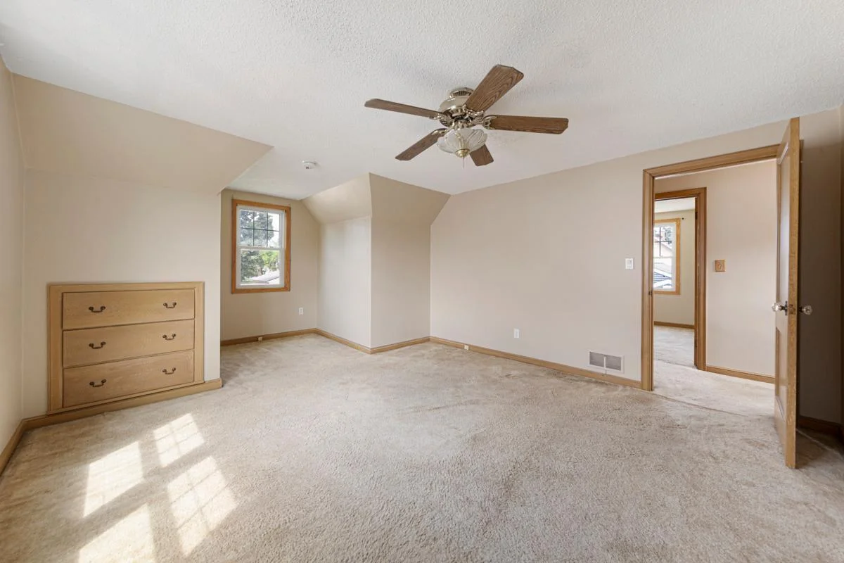 27 Bedroom 2.jpg