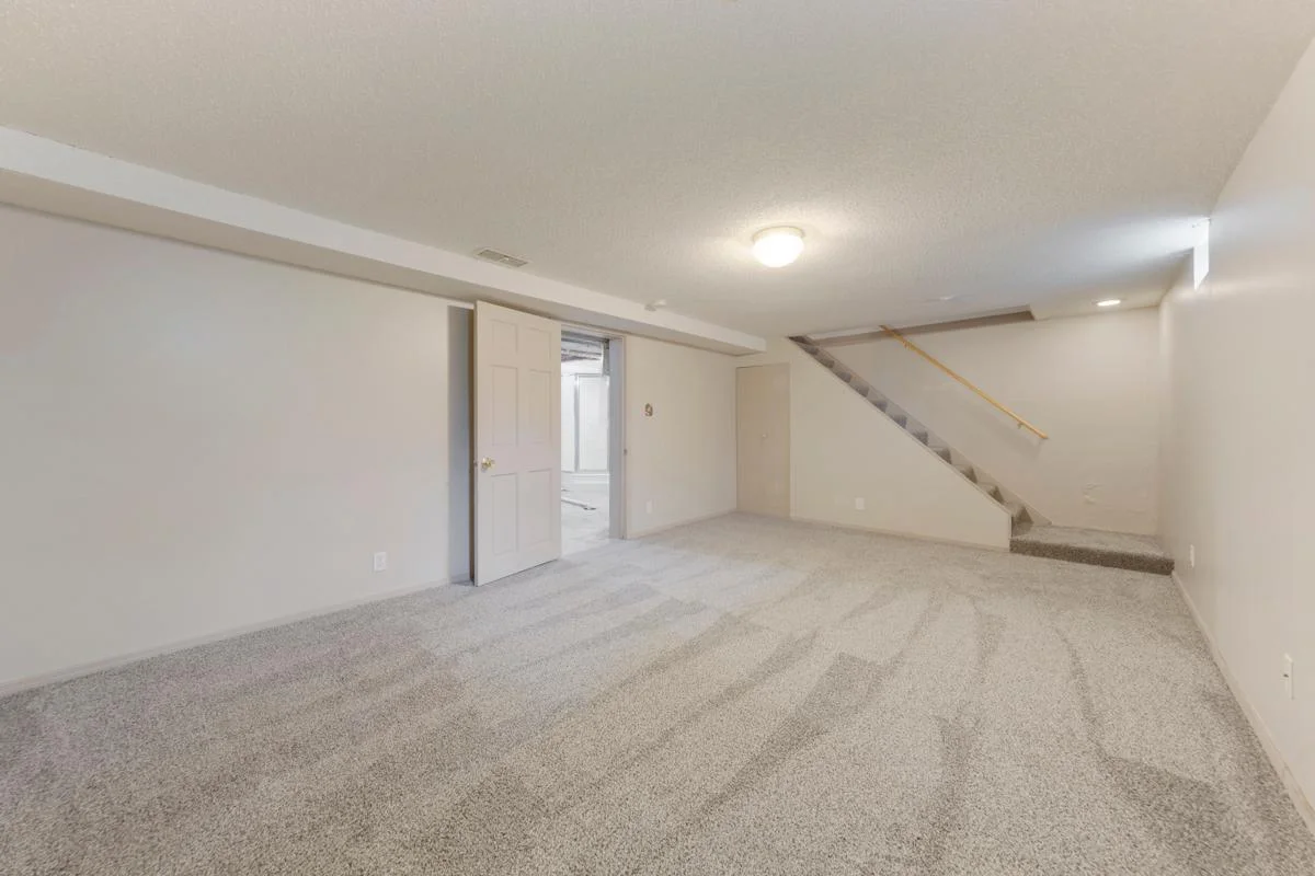 29 Family room_lower.jpg