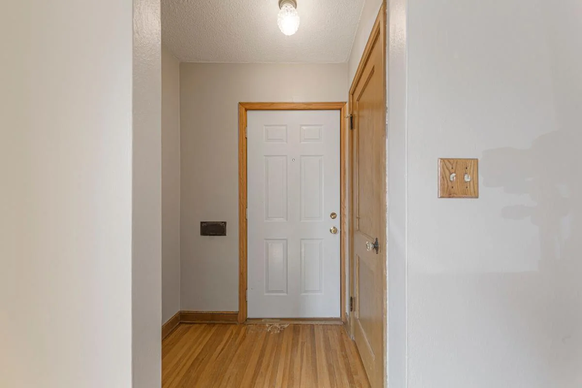 8 Entry_foyer.jpg