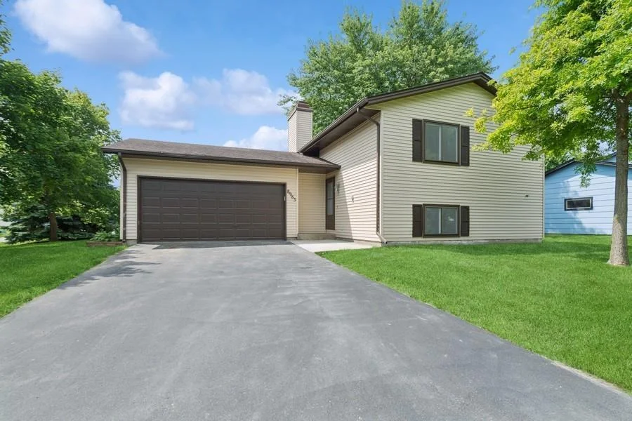8983 Vinewood Lane, Maple Grove