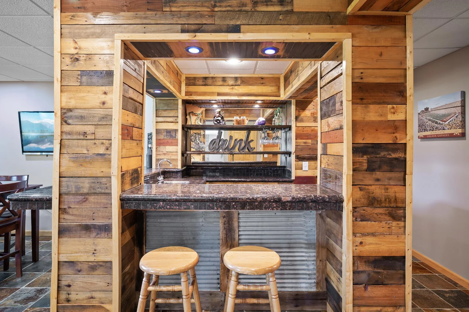 Built-in shelving and granite countertops