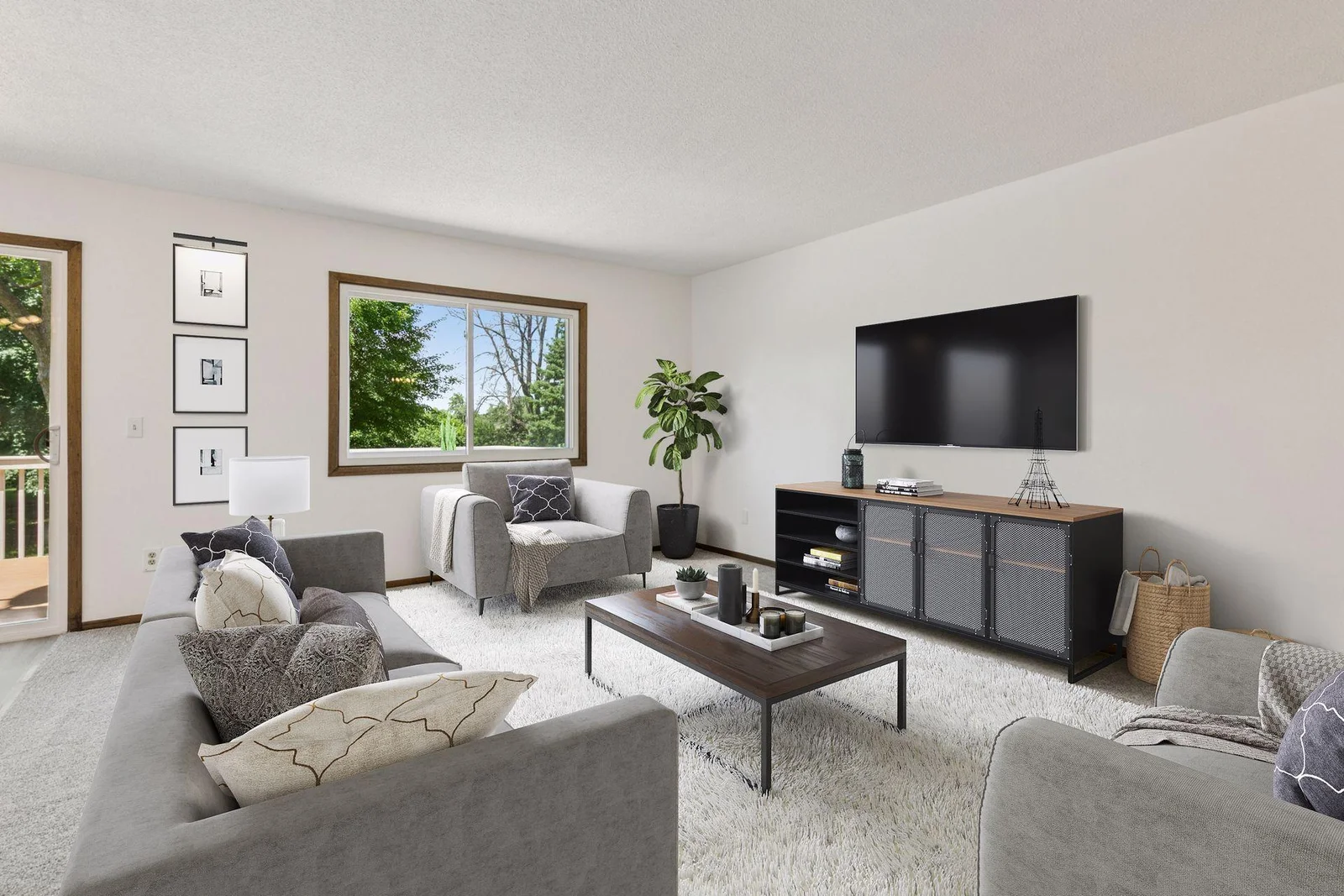 Spacious and bright living room