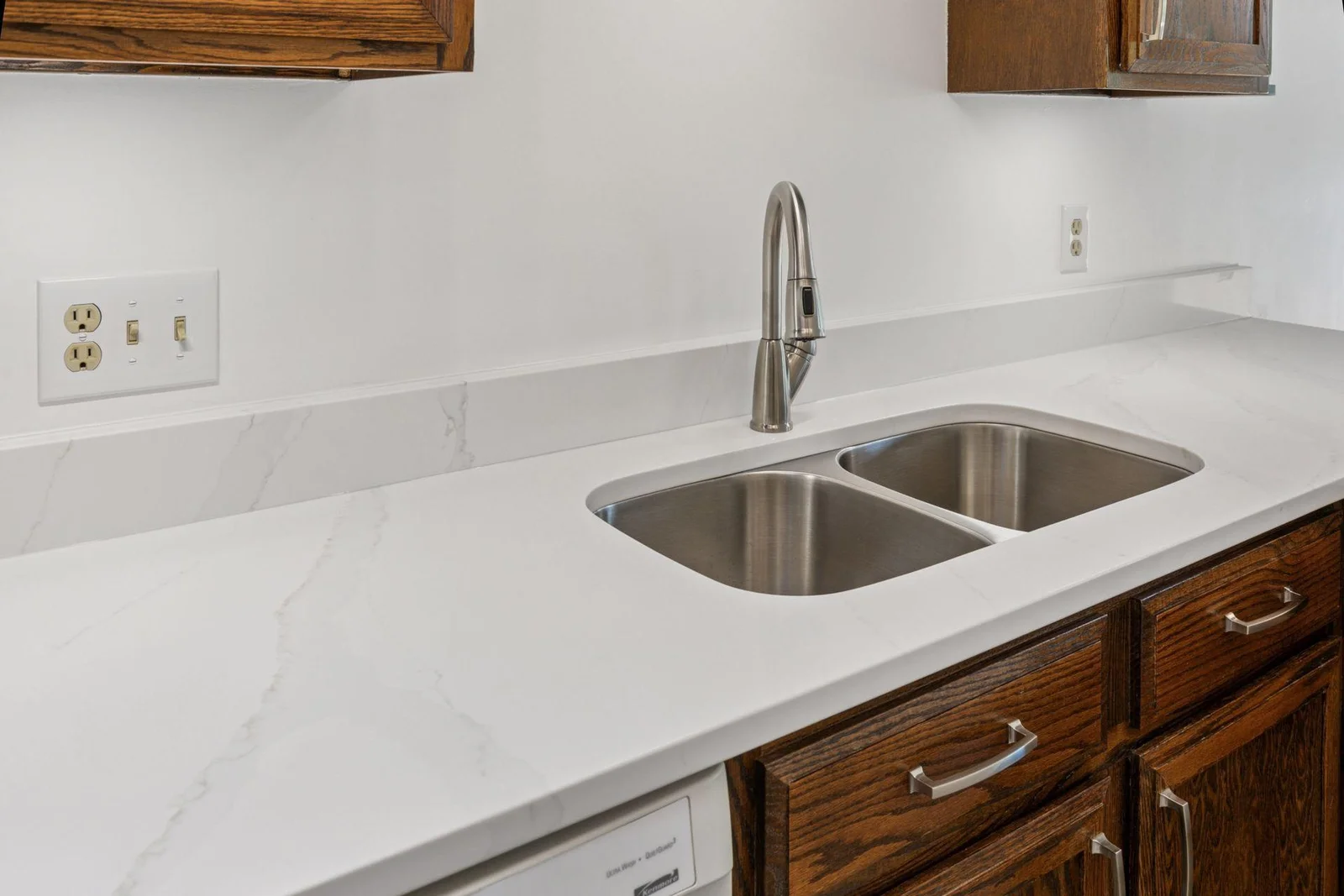 The counters create a modern feel