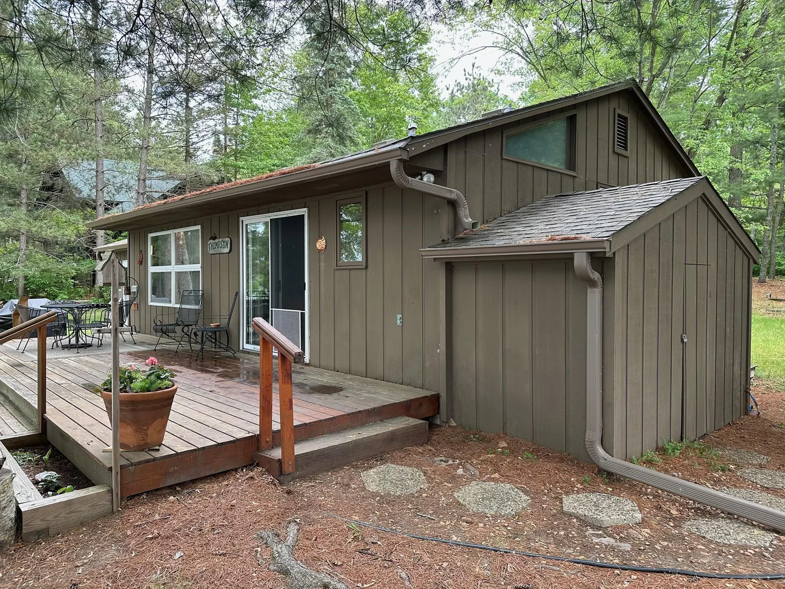 cabin with attached pump house.jpg