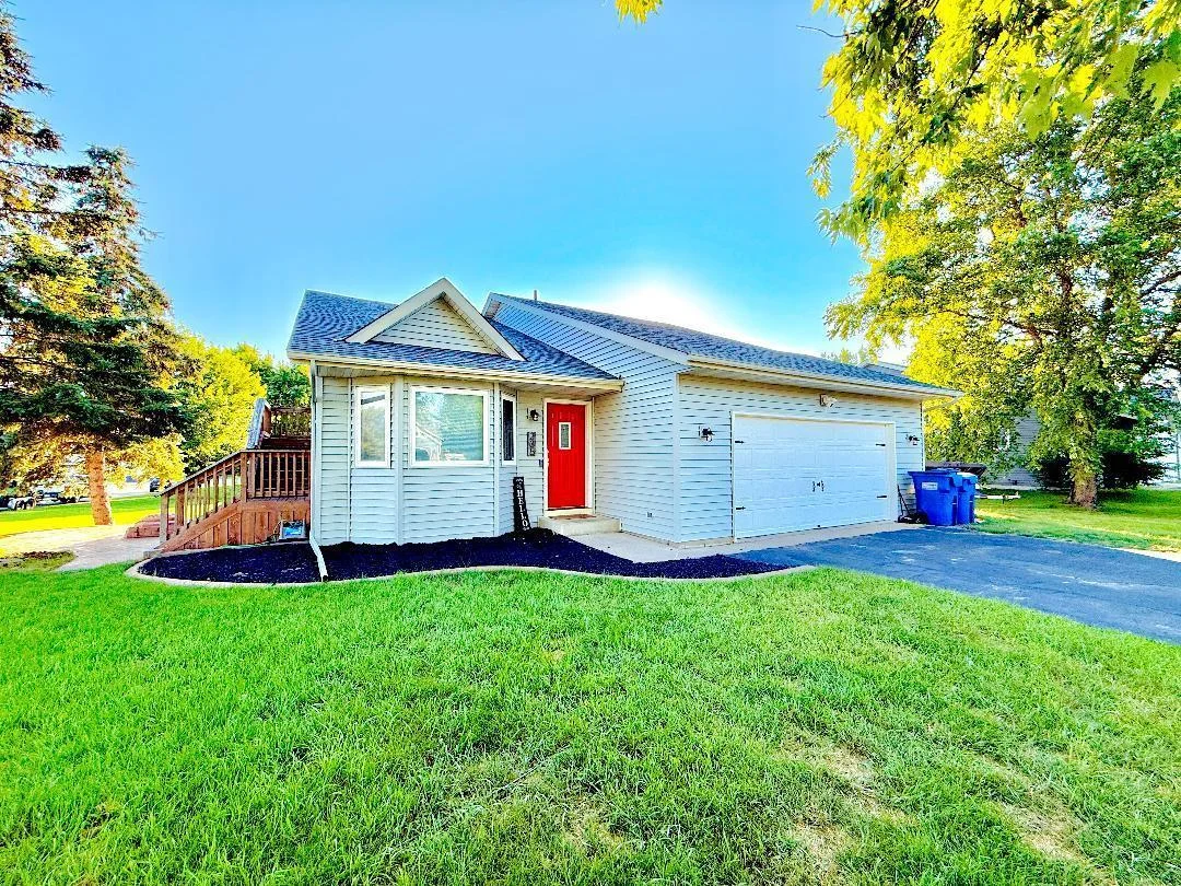 235 Glacier Avenue, Sartell
