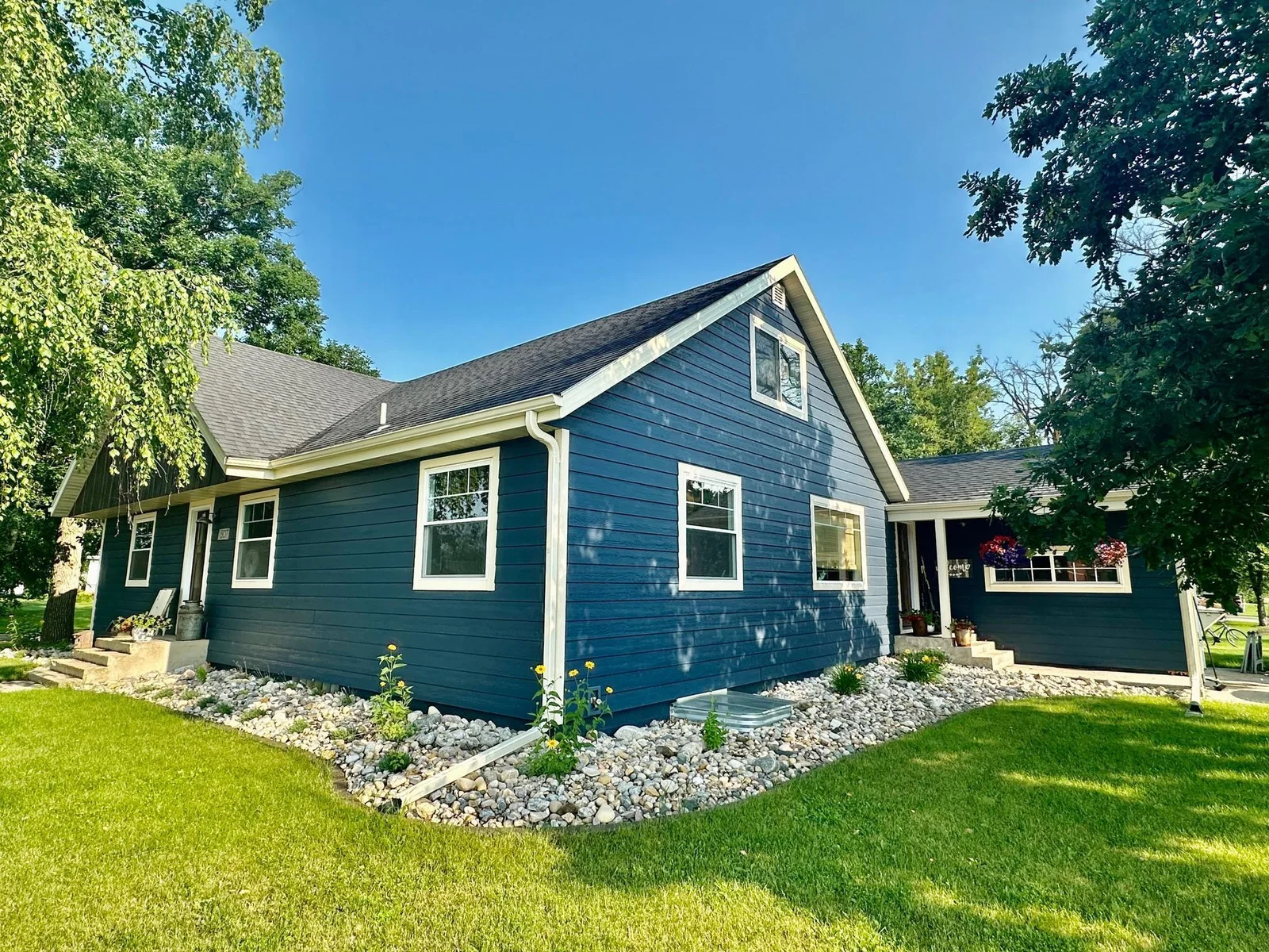 507 6th Street, Roseau