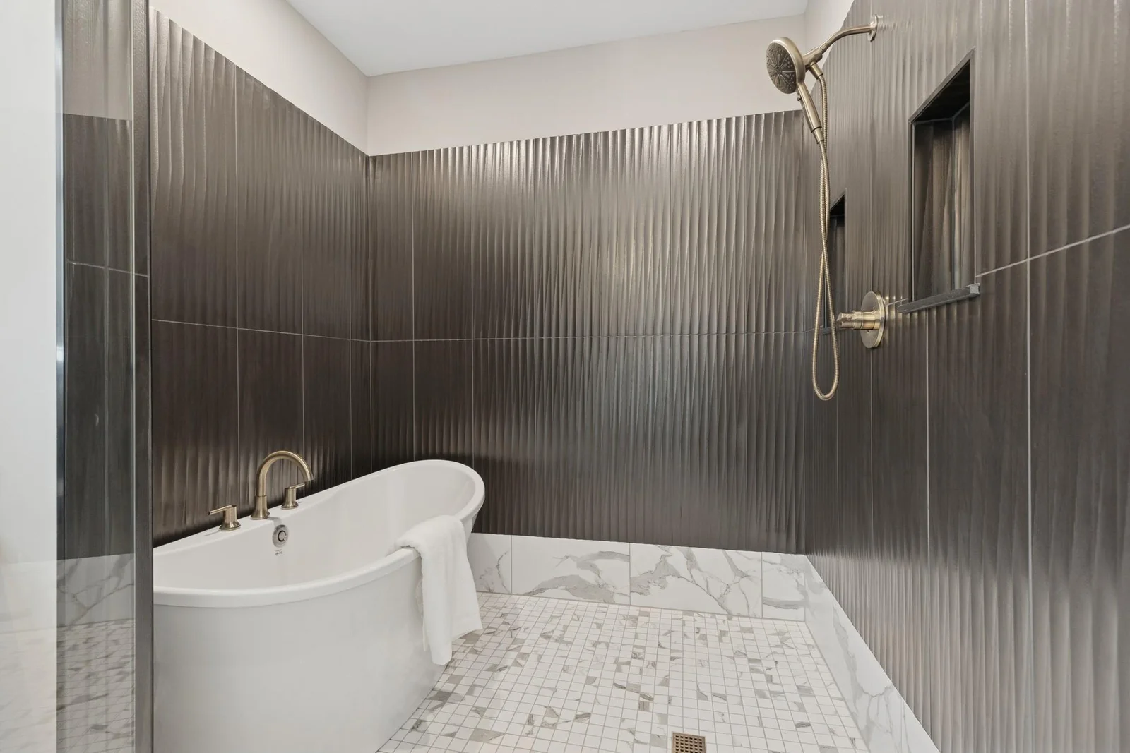 Photos from a previously built home. Options may vary.