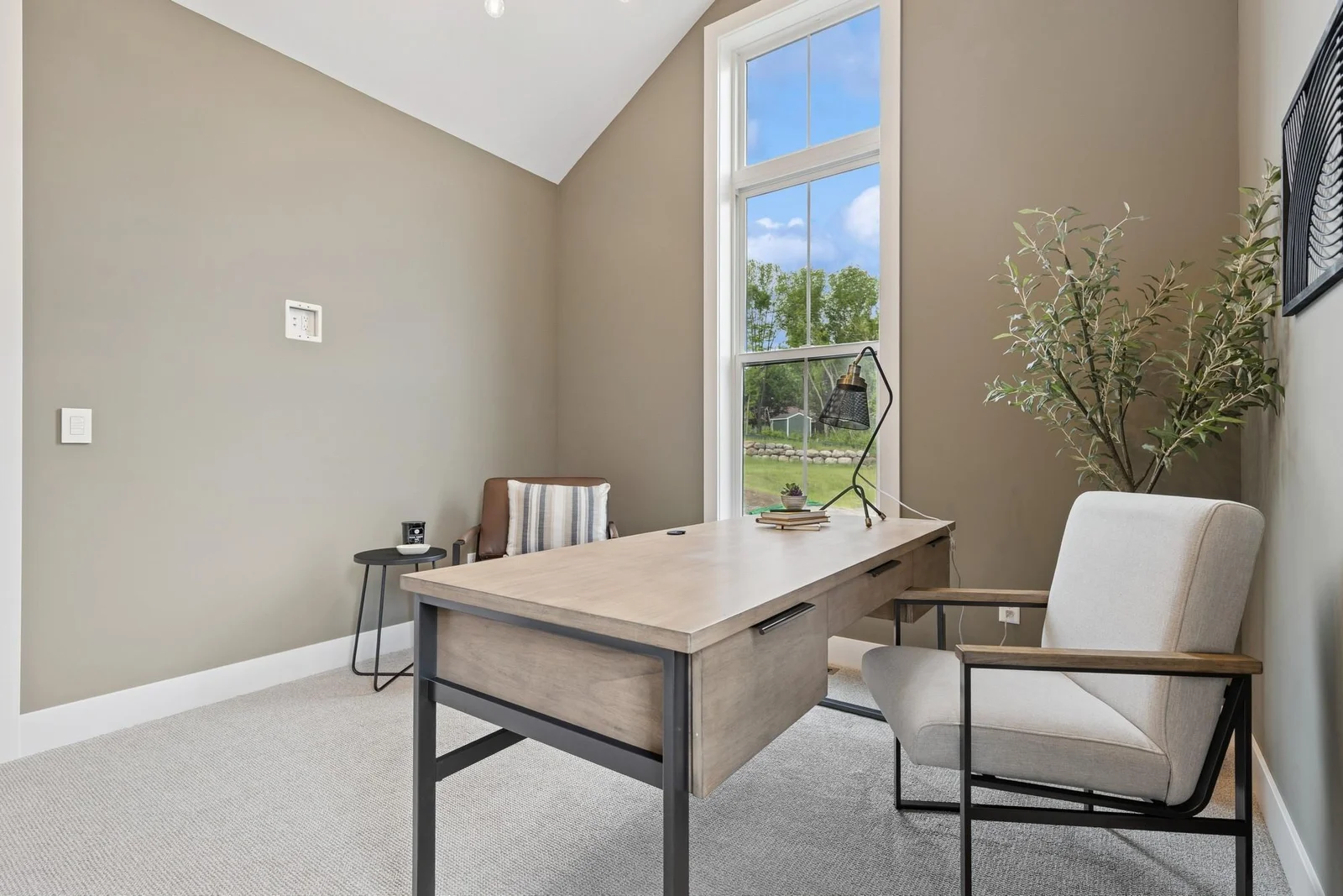 Photos from a previously built home. Options may vary.
