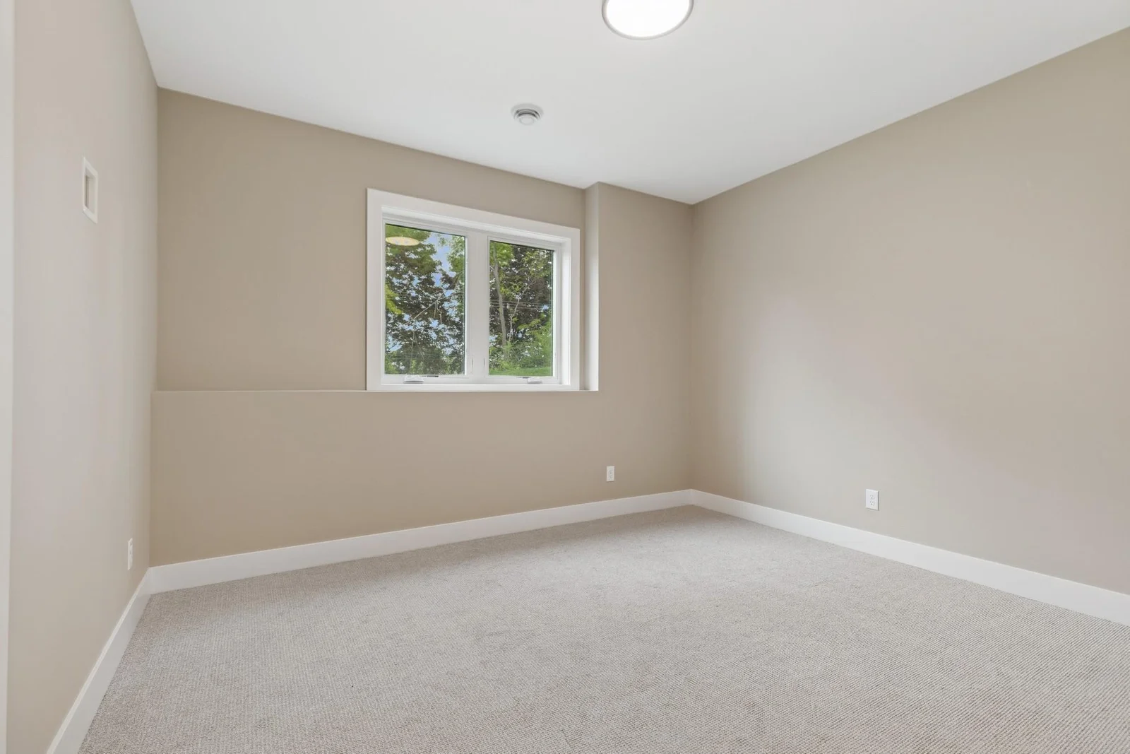 Photos from a previously built home. Options may vary.