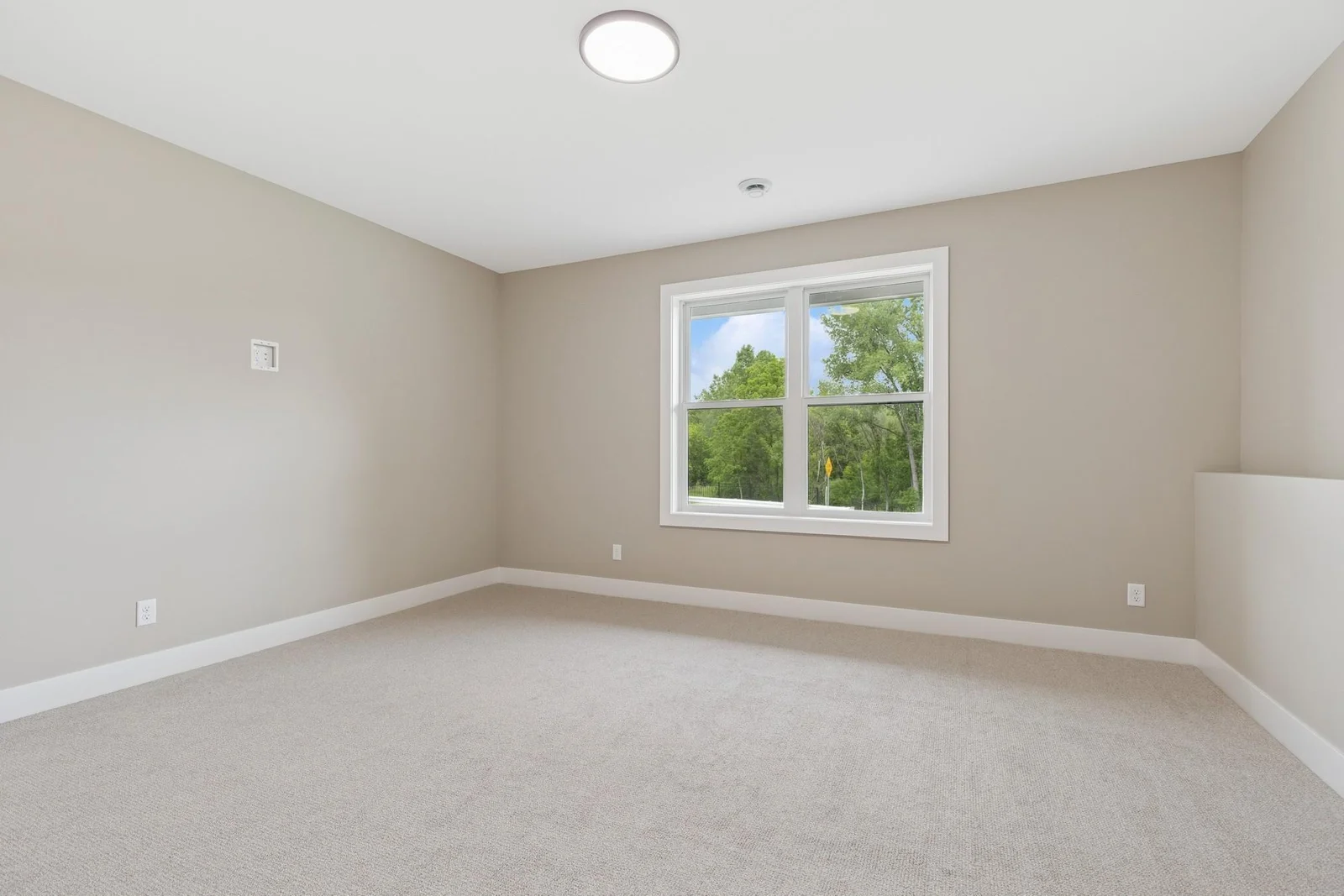 Photos from a previously built home. Options may vary.