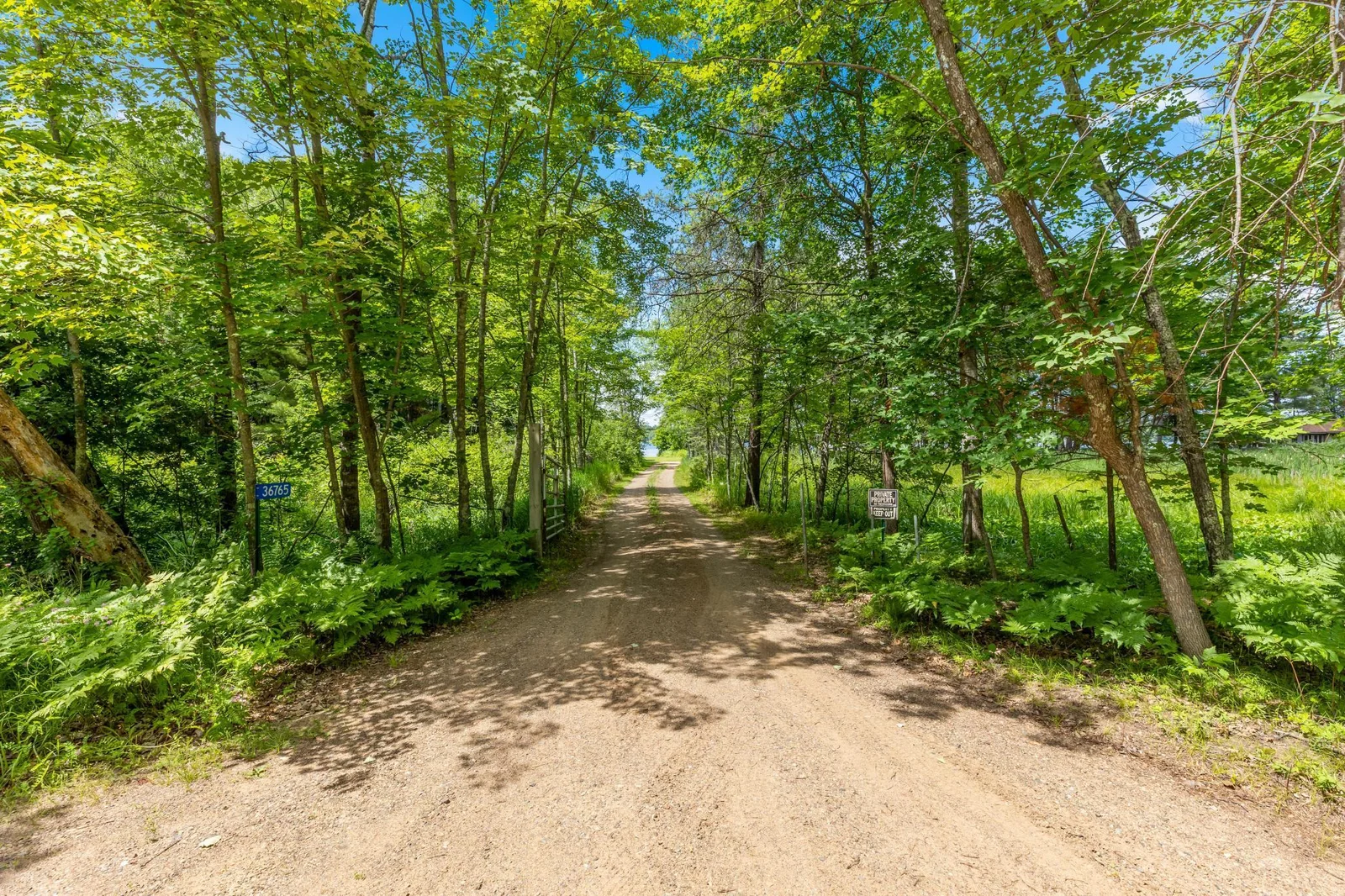Entry to Shared Lake Lot on Goodrich