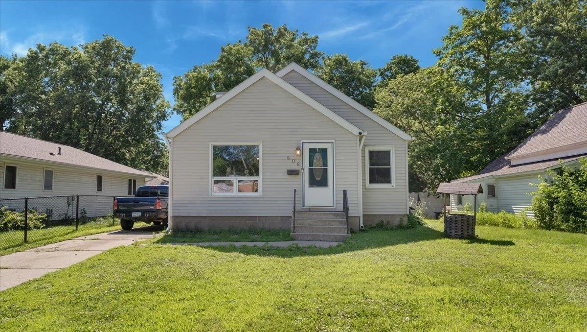 806 8th Street, Willmar