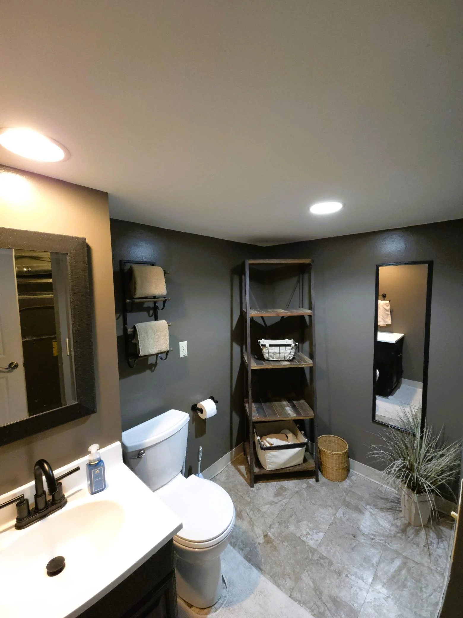 719 downstairs bathroom.jpg