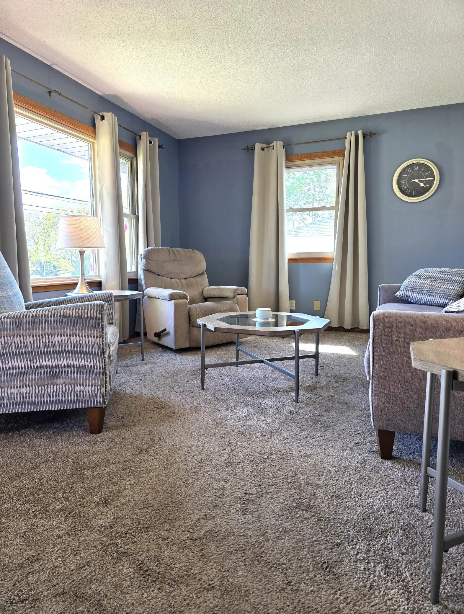 719 livingroom.jpg