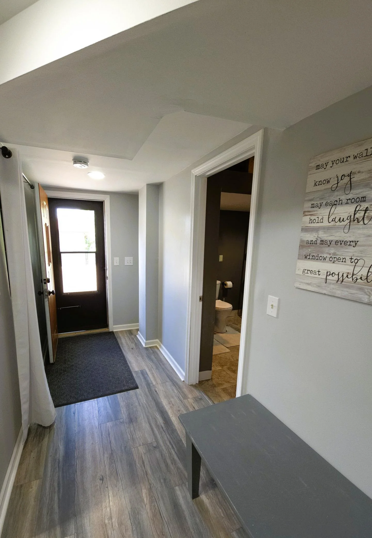 719 lower level entrance.jpg