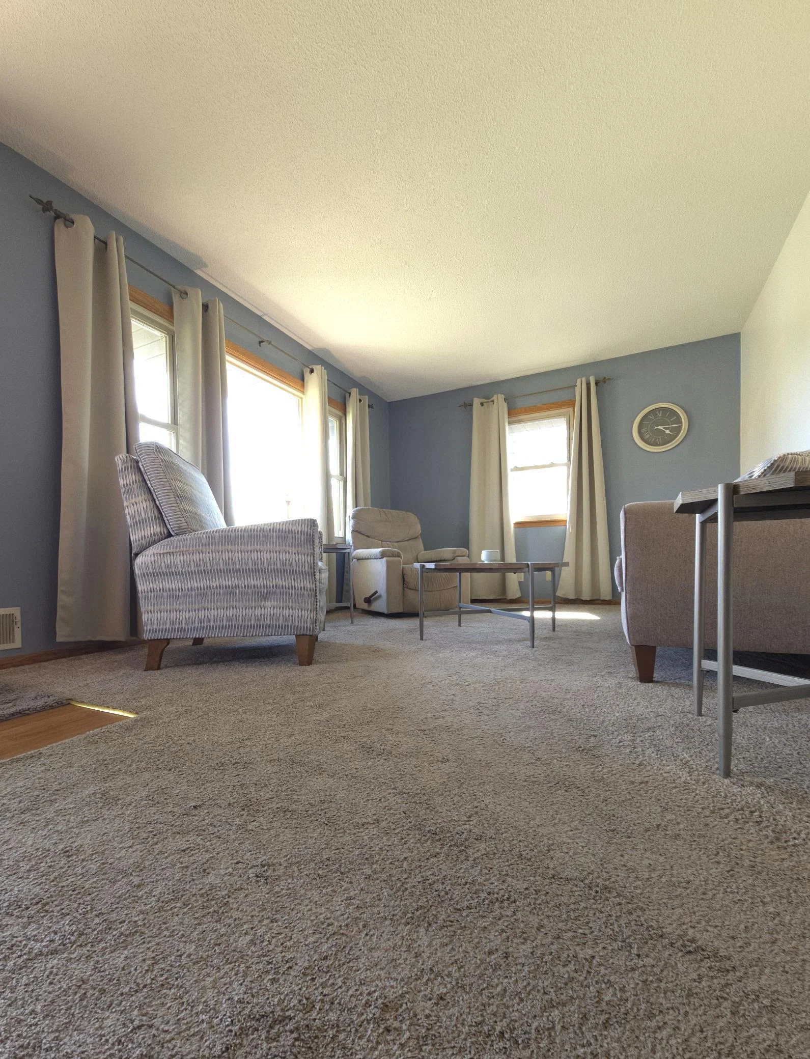 719 livingroom2.jpg