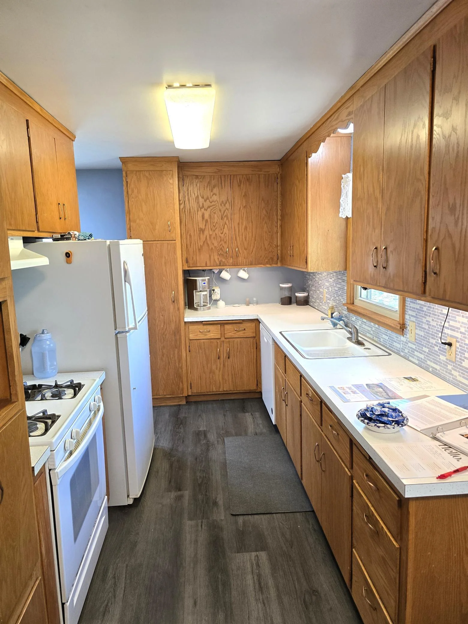 719 kitchen.jpg