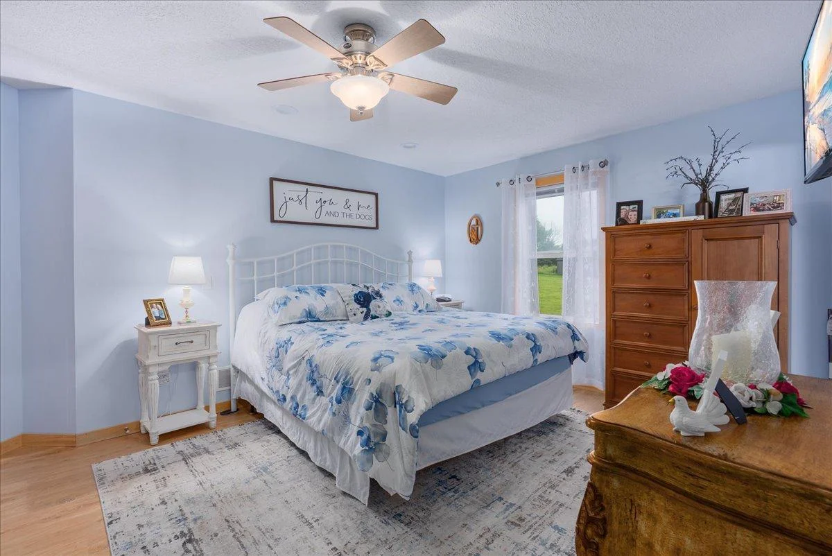 Beautiful 17x12 primary bedroom with ensuite bath
