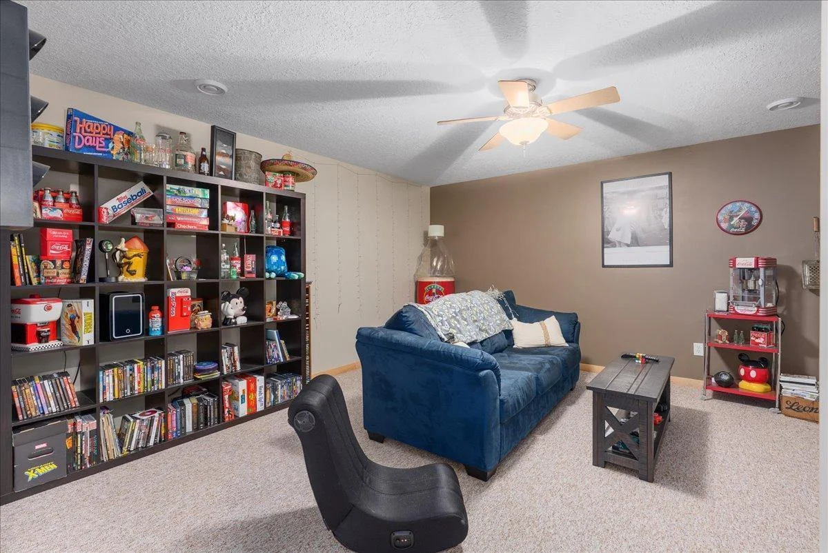 Flex entertainment room